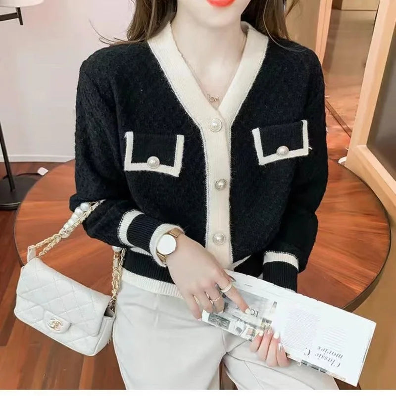 Chic V-Neck Color-Block Cardigan